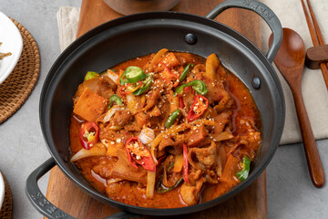 Korean food, red, crab, tempura, marinade, marinade, soy sauce, soup, steamed squid, stir-fried, braised tofu, pork, kimchi, stew, soybean paste, side dish, bean sprouts, anchovies, spinach