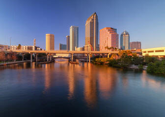 Fototapeta na wymiar Downtown Tampa at sunset 