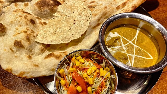 インド料理のナンとカレー