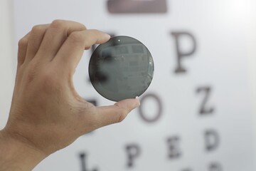 Eyeglass lens 