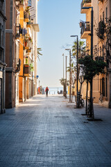 Straße in Barcelonata, ein altes Viertel am Hafen von Barcelona, Spanien