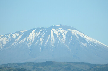 冠雪した岩手山