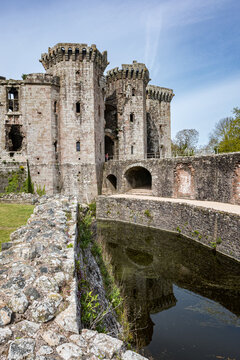 Raglan castle