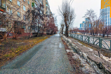 Fototapeta premium A fragment of the urban landscape on a spring day