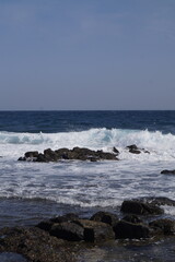 acque e onde dell'oceano atlantico,fotografato dalla costa di fuerteventura, 