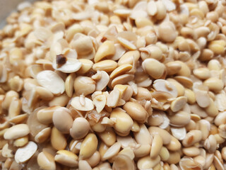 soybeans with the Latin name Glycine max which are the raw material for making soy milk