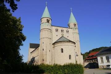 Fototapeta na wymiar Romanische Klosterkirche in Gernrode am Harz