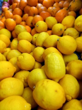 fresh yellow lemons