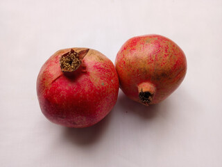 Pomegranates are packed with antioxidants, vitamins, and minerals, including vitamin C, vitamin K, and potassium. They are celebrated for their potential health-promoting.