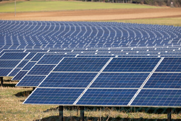 Solarpark auf einer landwirtschaftlichen Nutzfläche 