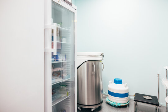 Medical Refrigerator and Dewar Flask