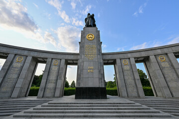 Soviet War Memorial in Berlin Tiergarten - 770930859