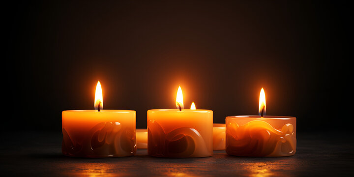 Foto de cerca velas encendidas con hermosas luces de velas
