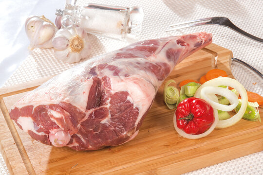 gigot d'agneau cru