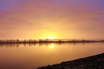 Wunderschöner Sonnenaufgang in der Wesermarsch.