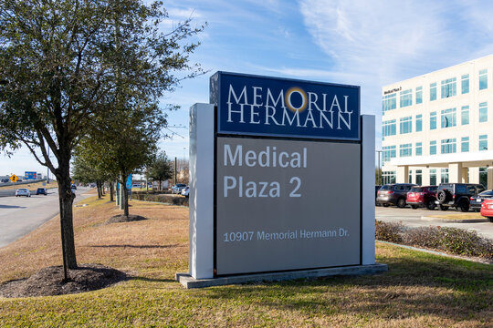 Pearland, Texas, USA - February  14, 2022: Memorial Hermann Medical Plaza 2 Pearland, Texas, USA. Memorial Hermann Health System is a not-for-profit health.
