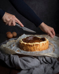 Tarta de la viña lista para servir. Viña cheesecake,, still life