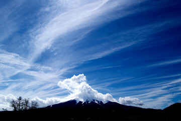 富士と流雲
