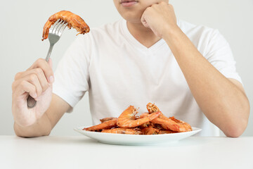 food allergies, men have reactions itching and redness after eating shrimp, seafood allergy,...