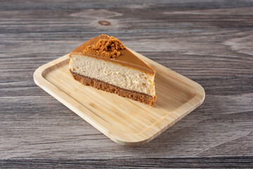 A view of a speculoos crumble cheesecake.