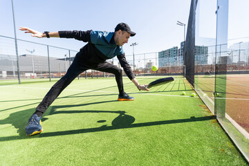 Obraz premium Paddle tennis players ready for match