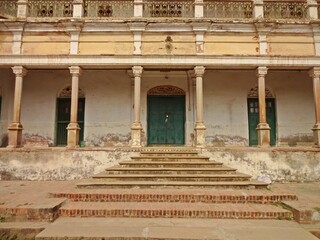 The design of Fort's palace highlights elaborate architectural details and a sense of grandeur,...