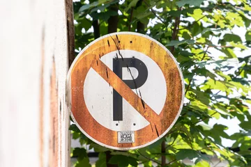 Fotobehang Verkehrszeichen kennzeichnet Parkverbot © Fabian Ibelherr