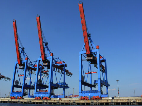 Containerkräne im Hamburger Hafen