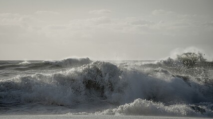 Ocean waves crashing