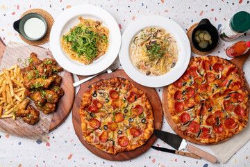 Pizza, mushroom, pepperoni, oven, street, cream, pasta, spaghetti, pork belly, chicken, seasoning, ham, potato, fried food