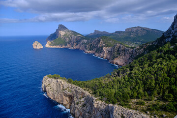 Fototapeta na wymiar Norden Mallorca Felsen und Meer 