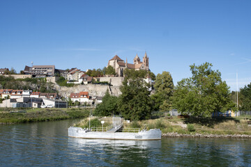 Fototapeta na wymiar Vieux-Brisach vu depuis le Rhin
