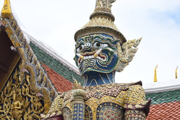temple statue