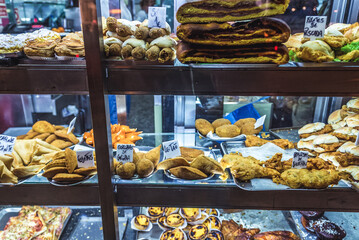 Snacks in Buondi Confiteria dos Clerigos in Porto, Portugal
