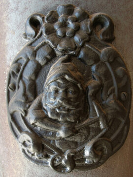 gnomo door knocker