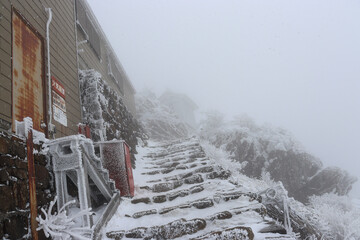 冬の石鎚山山頂