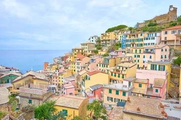Fototapete Rund  the first of the five villages in the national park of "Cinque Terre" in Liguria - Italy © marako85