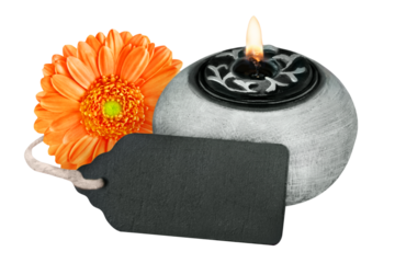 Dekoration mit Kerze, Label und Blumen Hintergrund transparent PNG cut out