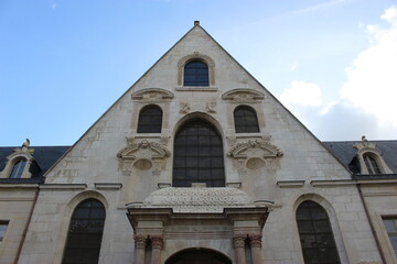 Dijon : facade principale (Renaissance) du palais de justice (ancien Parlement de Dijon)