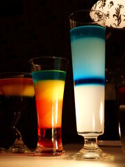 Cocktail coloré soirée bar