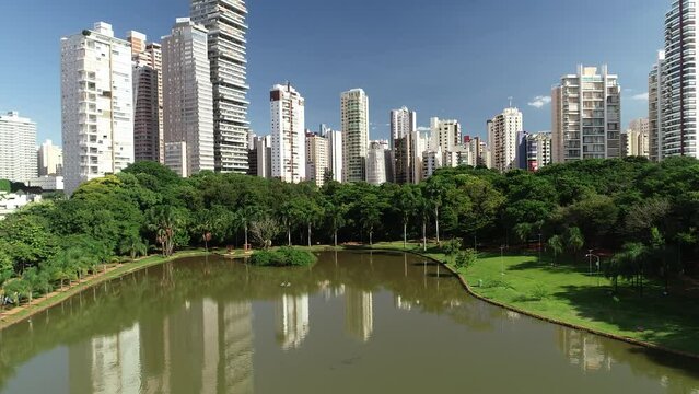 Vaca Brava Park and buildings of Setor Bueno - Goi&acirc;nia, Goi&aacute;s, Brazil 