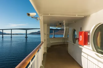 Deurstickers Breathtaking Views from Postal Ship on Northern Norway Route © steinwegs