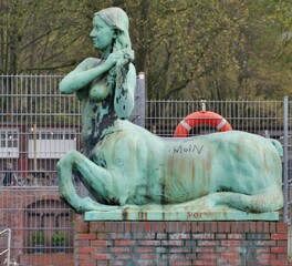 Statue am Stadtparksee Hamburg