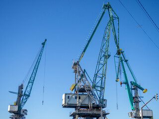 Marine cranes. Loading heavy loads.