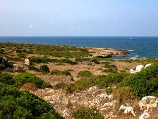 Costa rocciosa del Plemmirio, penisola della Maddalena a Siracusa