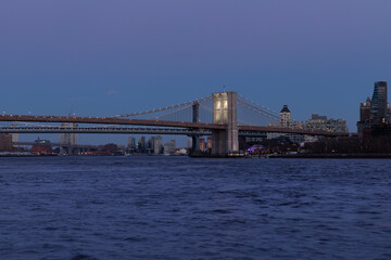 Fototapeta na wymiar Brooklyn Bridge illuminated at dusk