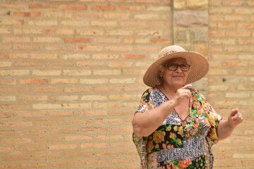 Abuela bailando