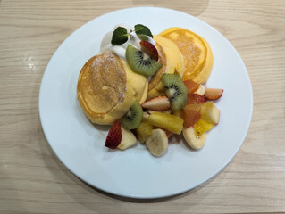 Yokohama Happy Pancake with fresh fruit
