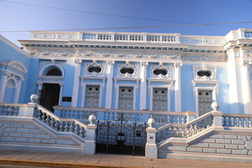 colonial blue palace merida, yucatan mexico - obrazy, fototapety, plakaty
