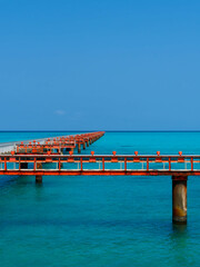 下地島空港17ENDのエメラルドグリーンの海と絶景ビーチ